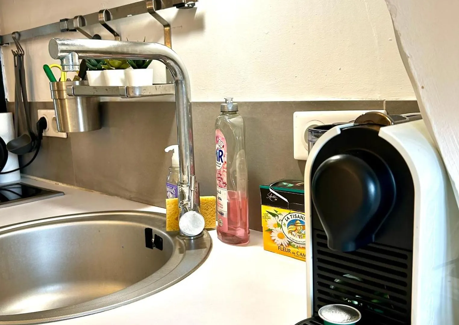 Belleville Nest Apartment Paris